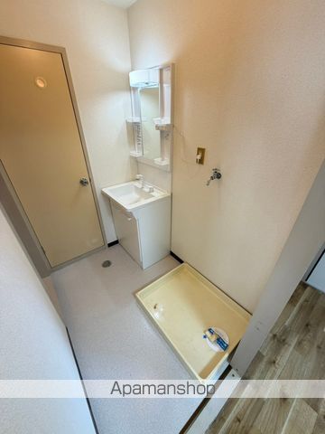 ＪＲ東海道本線 浜松駅 バス乗車時間：15分 最寄りバス停で下車 徒歩1分 3階建 築37年の内装写真