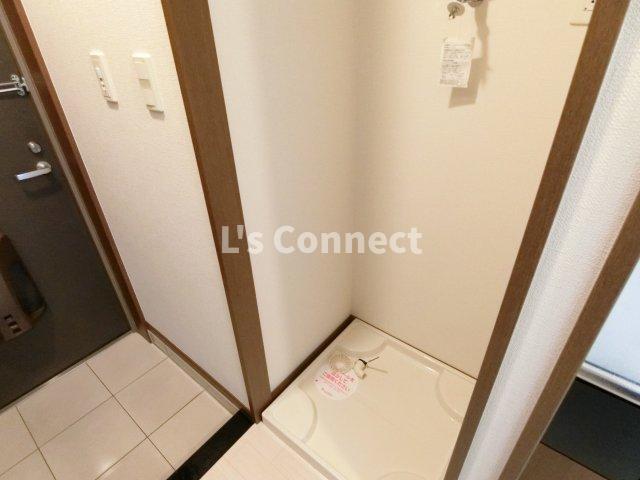 その他設備　室内洗濯機置き場には排水パン付き。