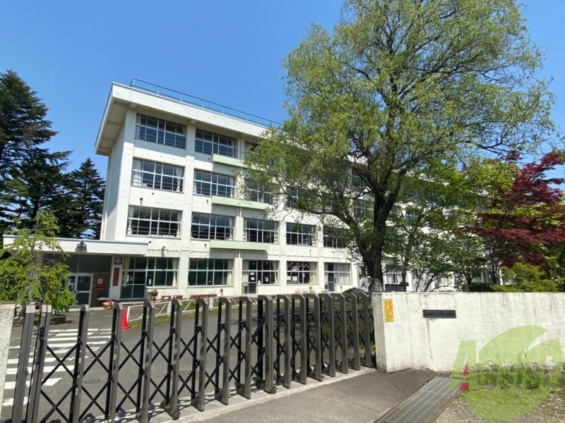 小学校　仙台市立上野山小学校（小学校）まで2060m
