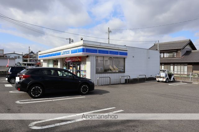 コンビニ　ローソン各務原入会町店（コンビニ）まで777m