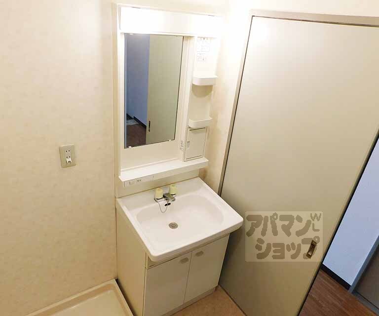 その他設備　独立洗面台！