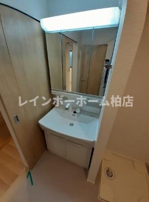 洗面設備　脱衣スペースもあります