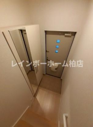 玄関　収納もある玄関です