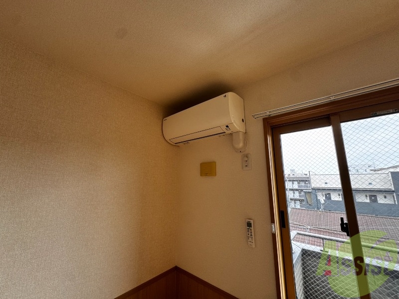 その他設備　こちらはエアコンです。これで夏も冬も快適に過ごせますね。