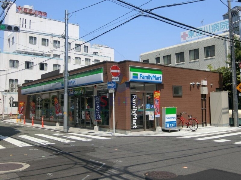コンビニ　ファミリーマート淀川三国本町店（コンビニ）まで499m