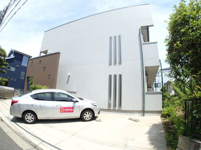 駐車場　★敷地内駐車場★（空き状況・使用料等詳細はご確認下さい）