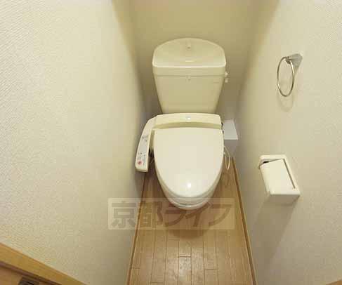 トイレ　ウォシュレット付きのトイレです。