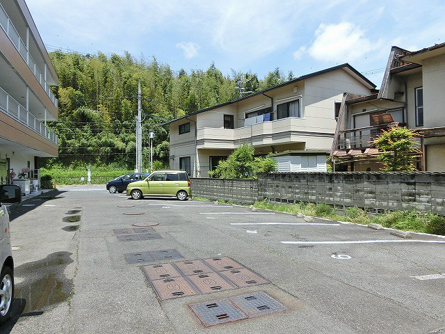 駐車場　敷地内の駐車場
