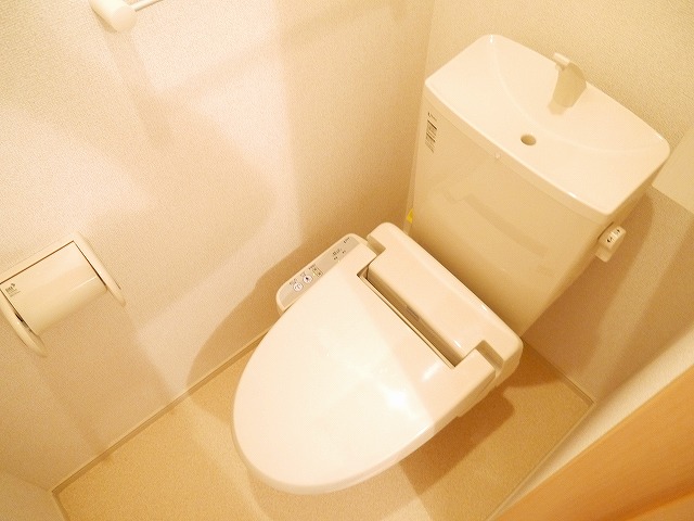 トイレ　清潔感のあるトイレです