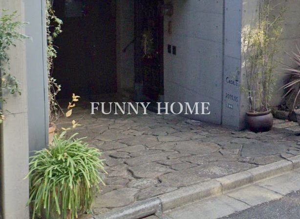 エントランス　安心のモニター付きオートロックあります♪