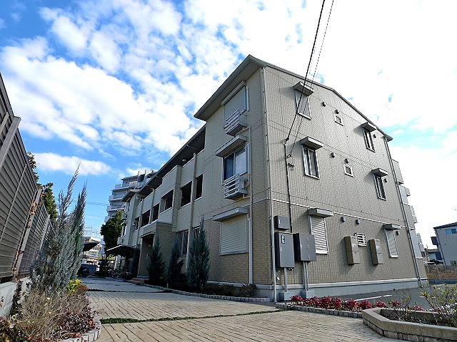 建物外観　レガーロのご紹介は住まいの窓口　アソシエにお任せ下さい。