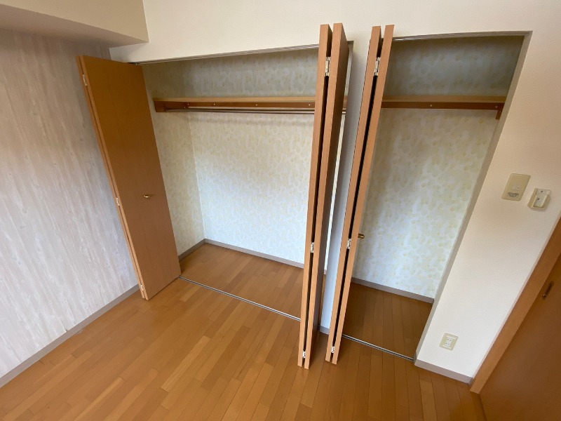 収納　クローゼットは奥行きもあり、荷物が多い方でも安心です。