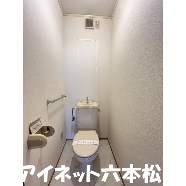 トイレ　清潔感のあるトイレです