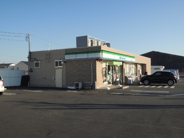 コンビニ　ファミリーマート中島町店（コンビニ）まで120m