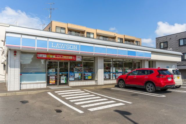 コンビニ　ローソン（コンビニ）まで400m