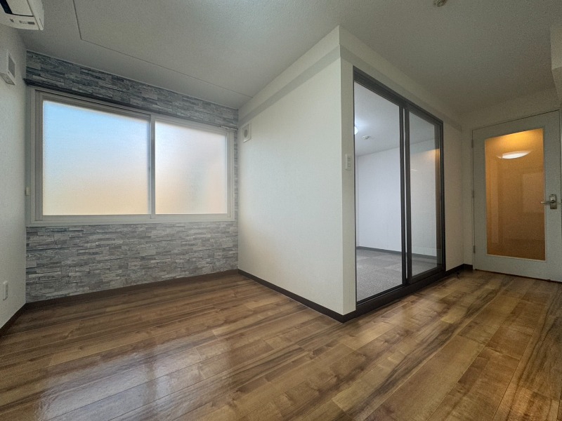 居室・リビング　広くてキレイなお部屋が広がっていて、充実した生活が送れそう。
