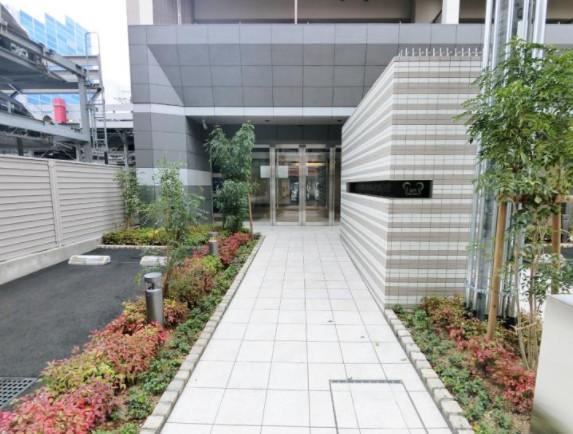 エントランス　ゆとりのあるエントランスです