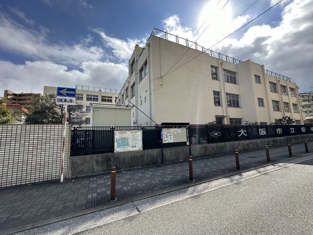 中学校　大阪市立佃中学校（中学校）まで1413m
