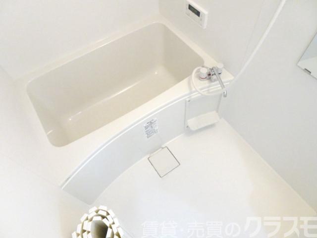 バス・シャワールーム　キレイにリフォームされています♪