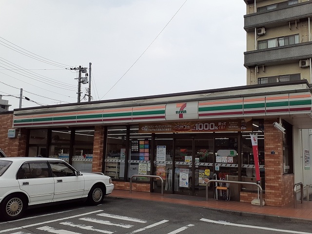 コンビニ　セブンイレブン南熊本4丁目店（コンビニ）まで487m