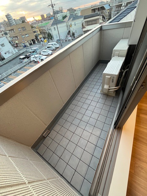 バルコニー　同メーカー施工参考写真