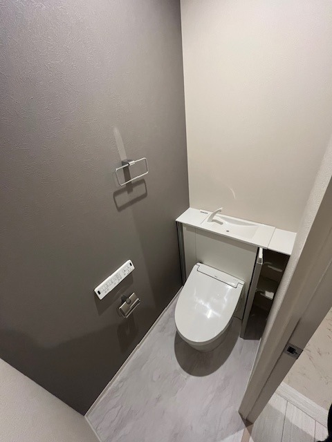 トイレ　同メーカー施工参考写真