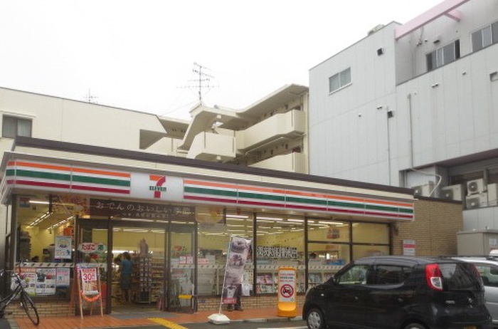 コンビニ　セブンイレブン（コンビニ）まで506m
