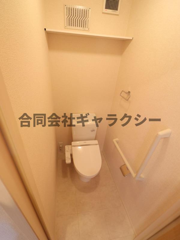 トイレ　温水洗浄便座