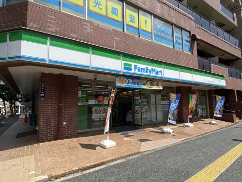 コンビニ　ファミリーマート 王子明治通り店（コンビニ）まで289m