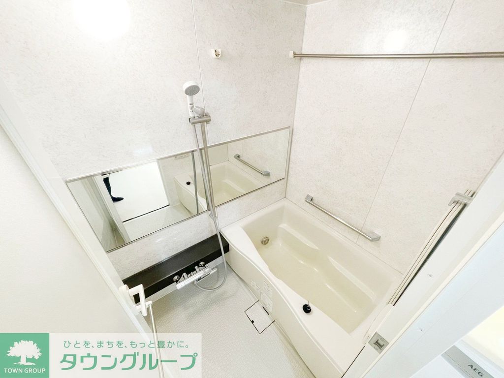 バス・シャワールーム　お問合せは(株)タウンハウジング東京へ