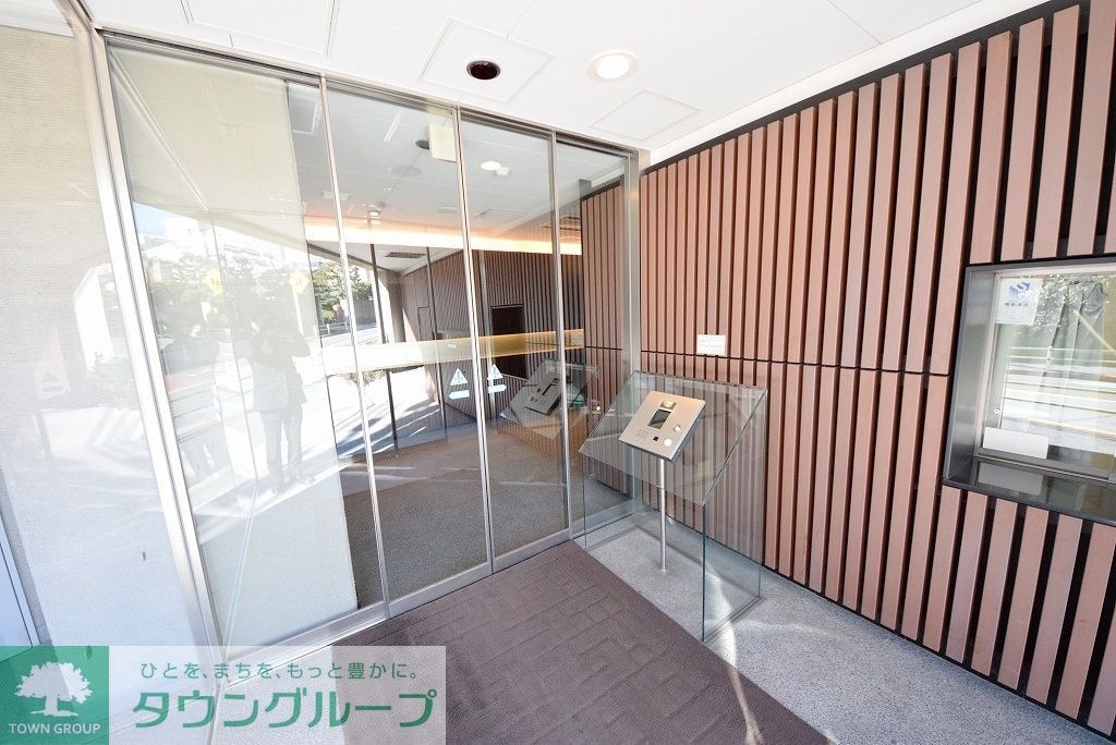 エントランス　お問合せは(株)タウンハウジング東京へ