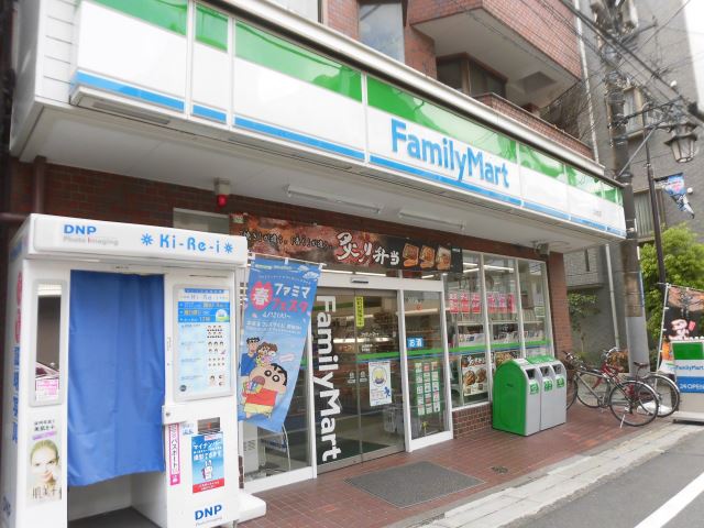 コンビニ　ファミリーマート（コンビニ）まで380m