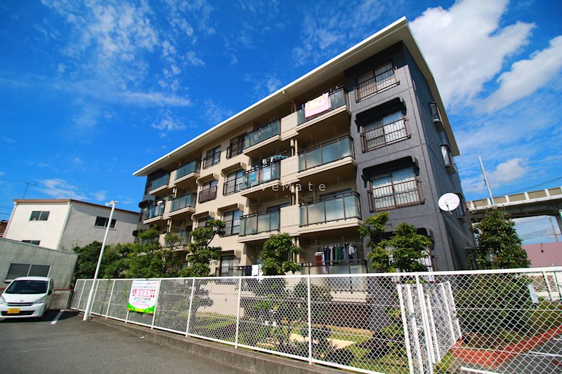 建物外観　ファミリー向け3LDKマンションです♪