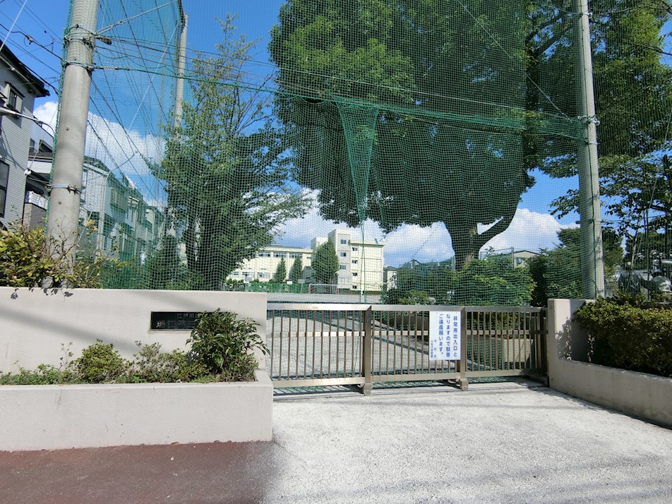 中学校　江戸川区立瑞江第三中学校（中学校）まで338m