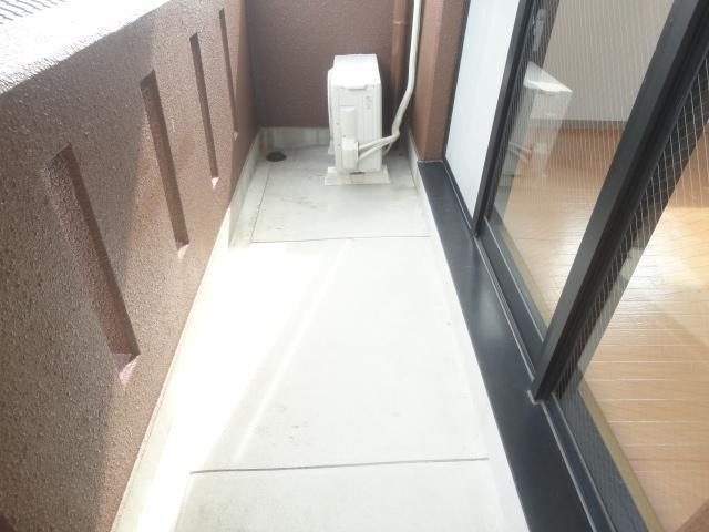 バルコニー　別部屋反転間取りのお写真となります。