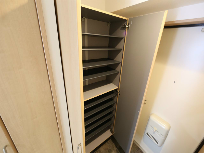 玄関　玄関　シューズボックス