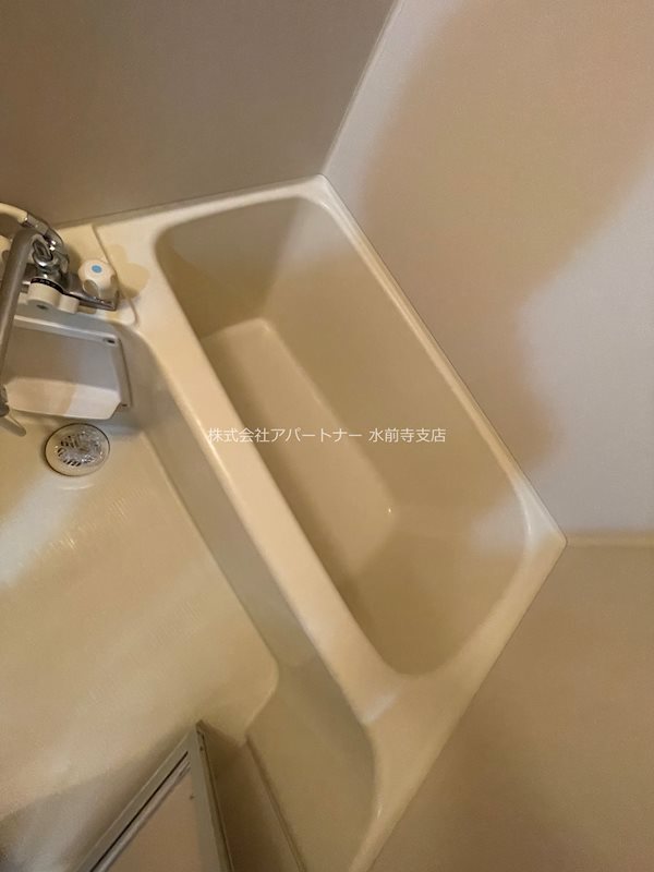 バス・シャワールーム　ゆっくりくつろげるバスルーム。