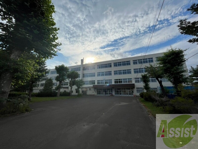 中学校　札幌市立東栄中学校（中学校）まで2056m