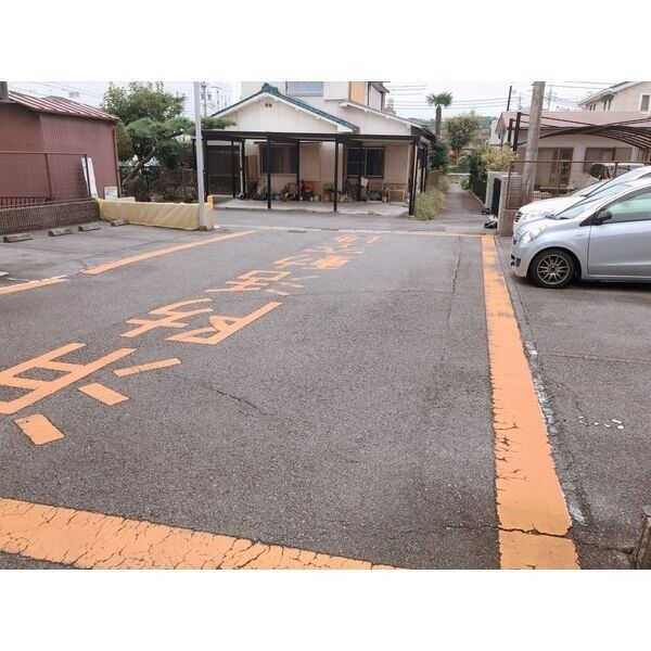 駐車場　敷地内駐車場
