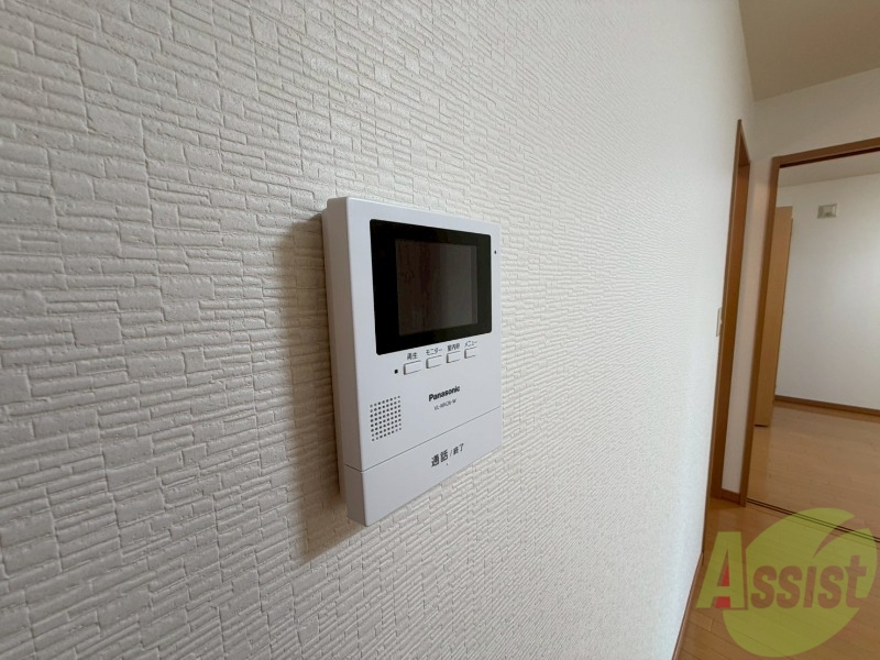 セキュリティ　ＴＶモニター付インターホンです。来客者の顔が見えるので安心！