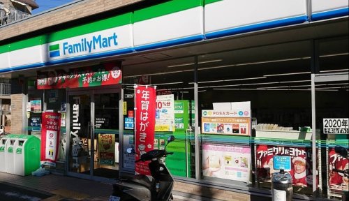 コンビニ　ファミリーマート 吹田長野西店（コンビニ）まで400m