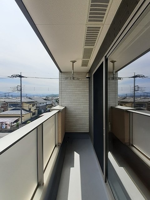 バルコニー　南向きで日当たり良好です。