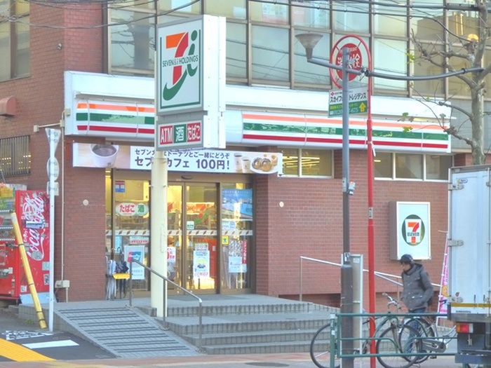 コンビニ　セブンイレブン（コンビニ）まで176m