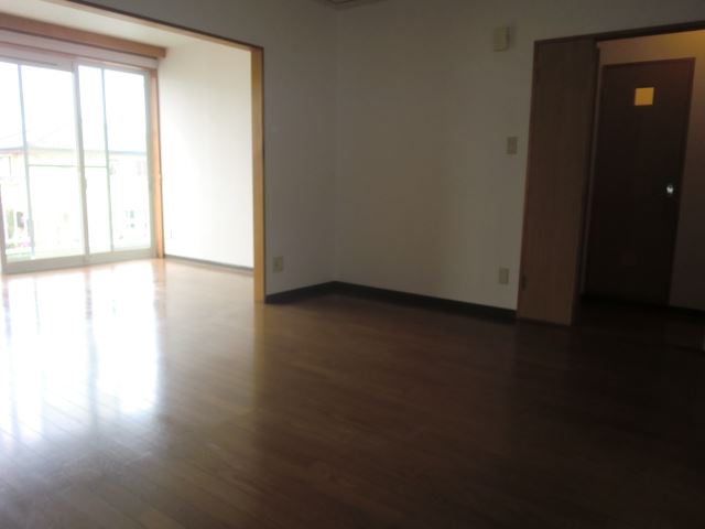 居室・リビング　日当たりの良いお部屋です