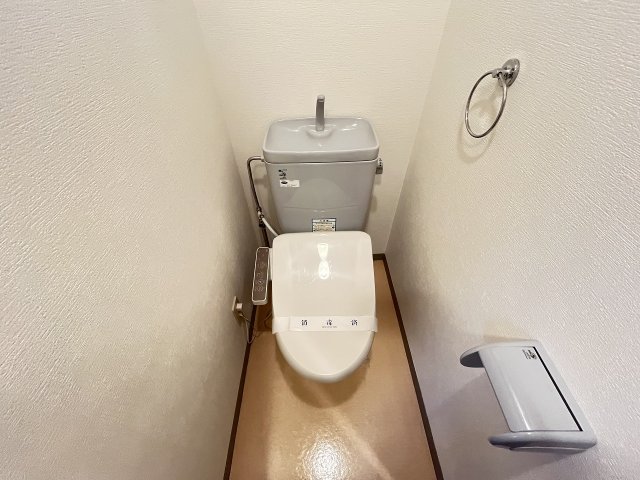 トイレ　清潔感のあるトイレです