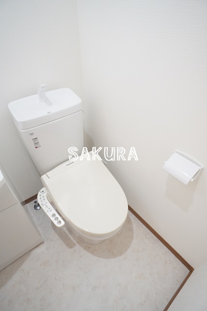 トイレ　落ち着いた色調のトイレです♪