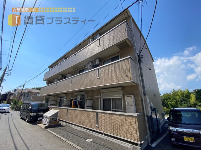 建物外観　静かな環境と最新設備の調和。
