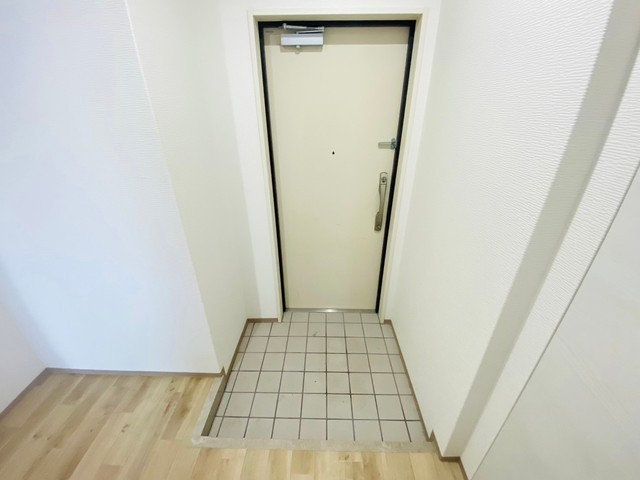 玄関　写真は違う号室です。