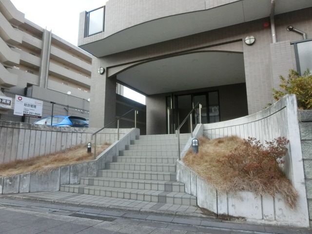 エントランス　きれいなエントランスです。