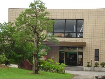 図書館　香我美図書館（図書館）まで673m